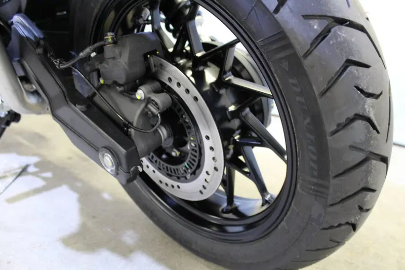 Moto Guzzi V85 Strada (2024 - 26) (16)