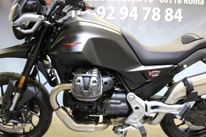 Moto Guzzi V85 Strada (2024 - 26) (17)