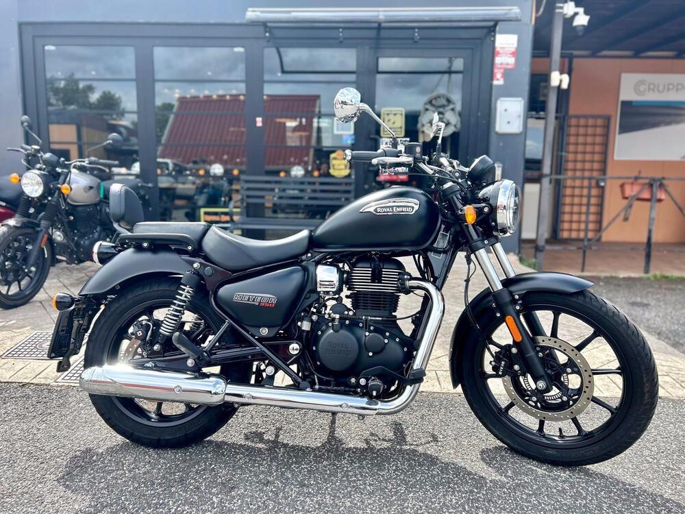 Royal Enfield Meteor 350 Stellar (2021 - 24) (4)