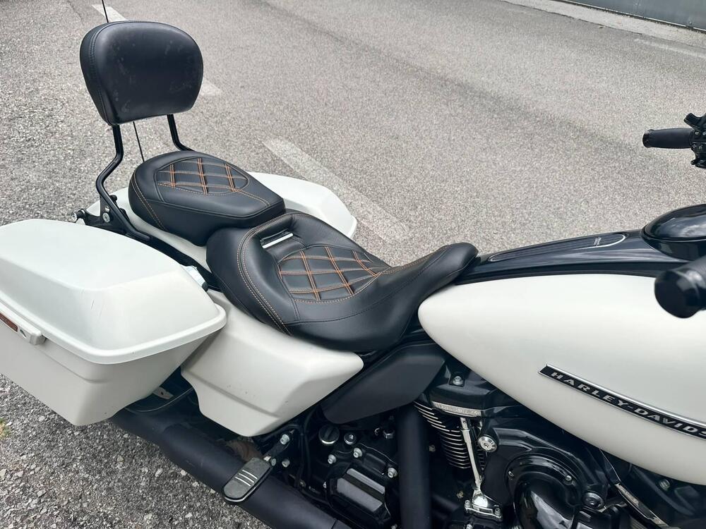 Harley-Davidson 110 Street Glide (2016) - FLHXSE (3)