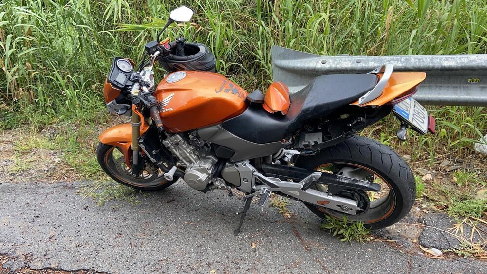 Honda Hornet 600 (2005 - 06) (3)