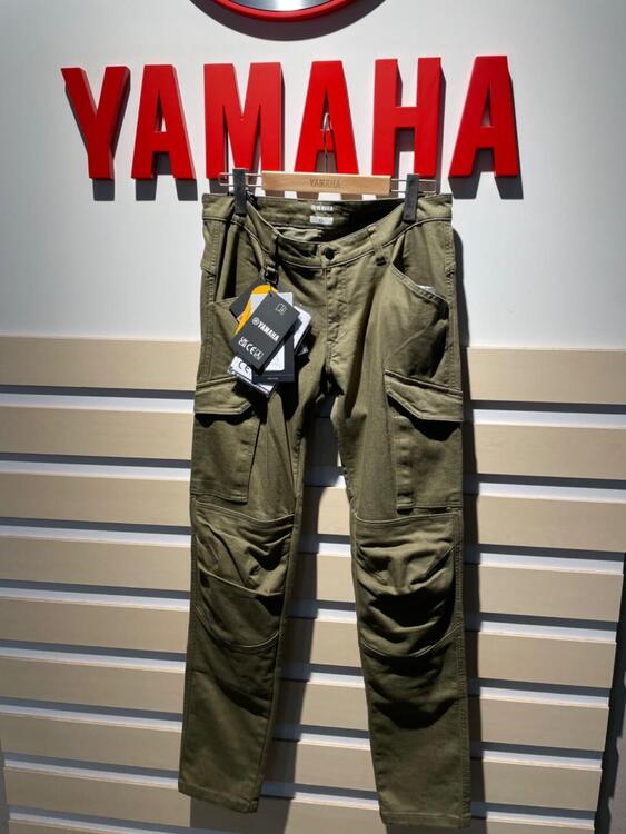 Pantaloni Yamaha green