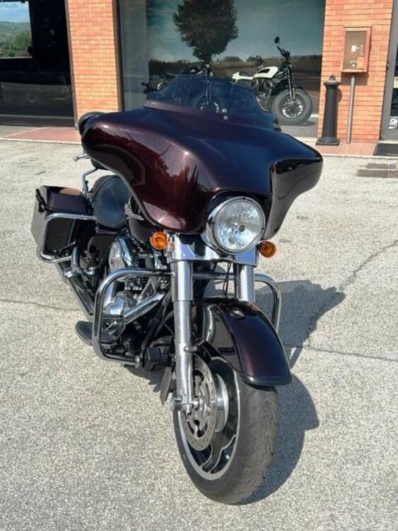 Harley-Davidson 1690 Street Glide (2011 - 13) - FLHX (2)