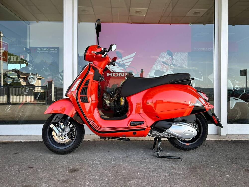 Vespa GTS 300 Super (2023 - 24) (2)