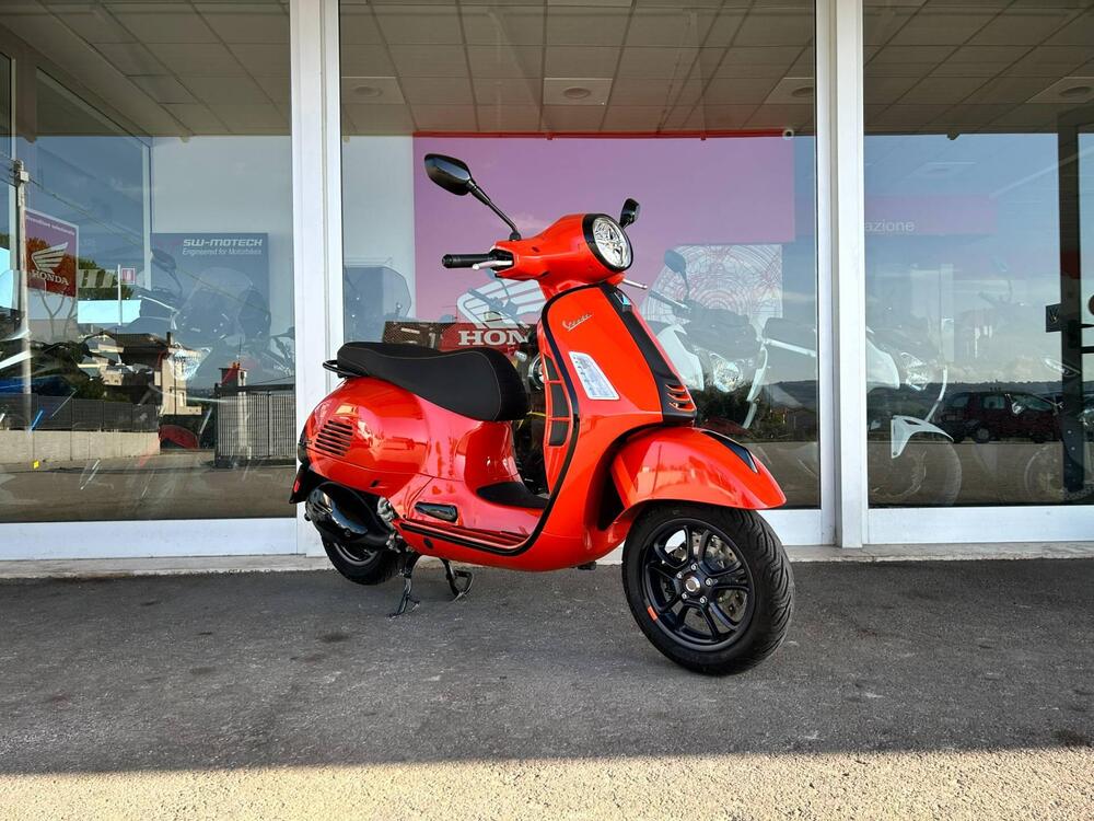 Vespa GTS 300 Super (2023 - 24) (4)