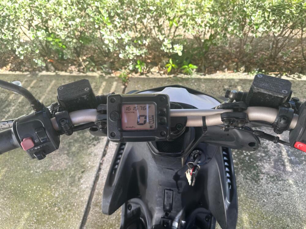 Yamaha Aerox 50 R Naked (2013 - 17) (5)