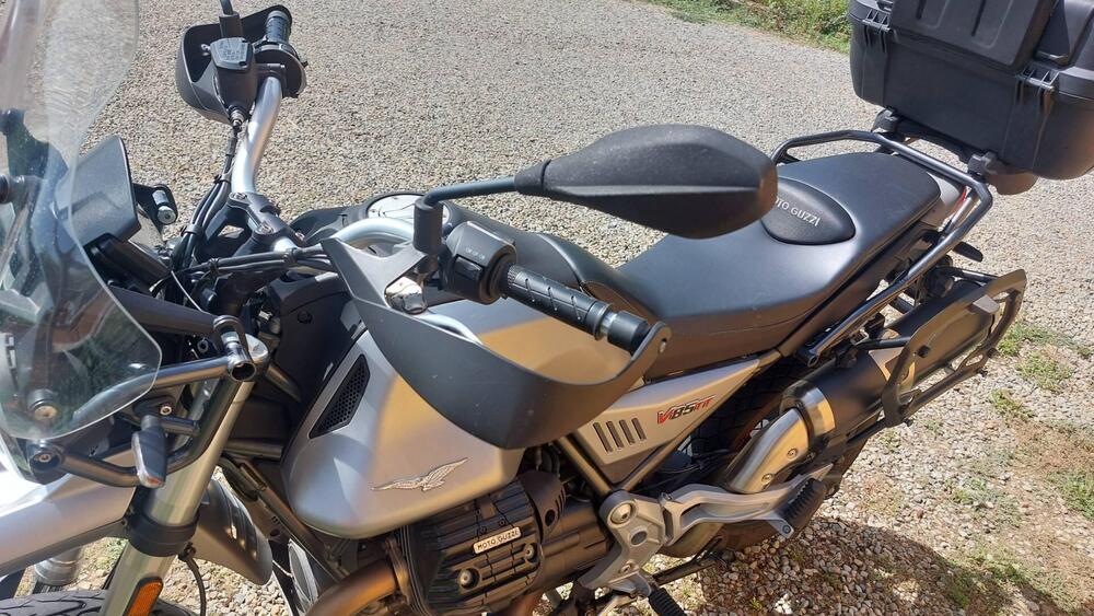 Moto Guzzi V85 TT (2019 - 20) (5)