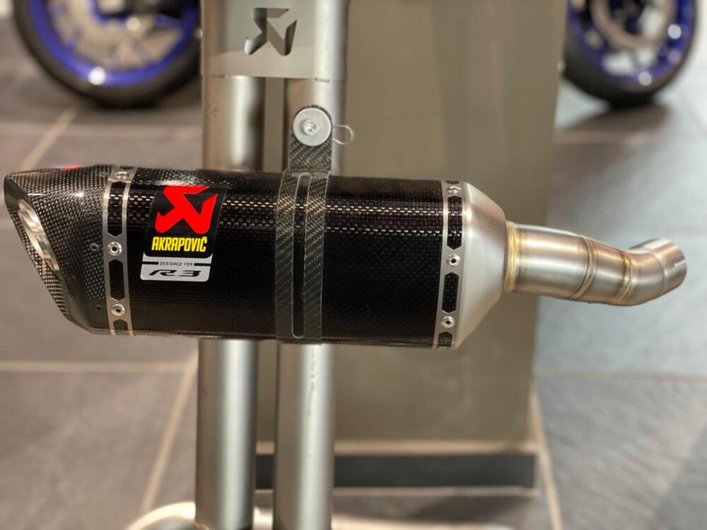 SCARICO AKRAPOVIC PER YAMAHA R3 (2)