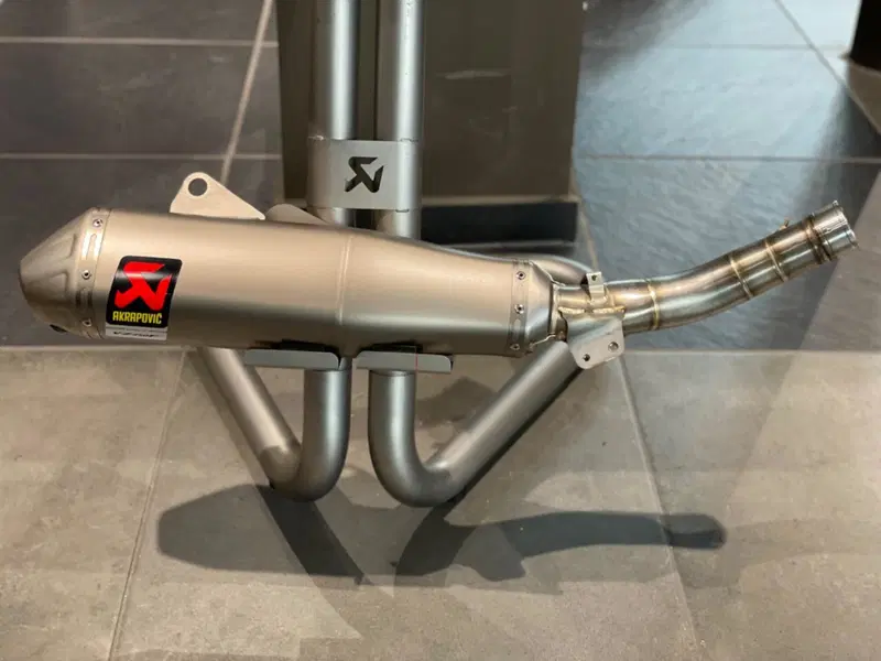 SCARICO AKRAPOVIC YZ450F (2)
