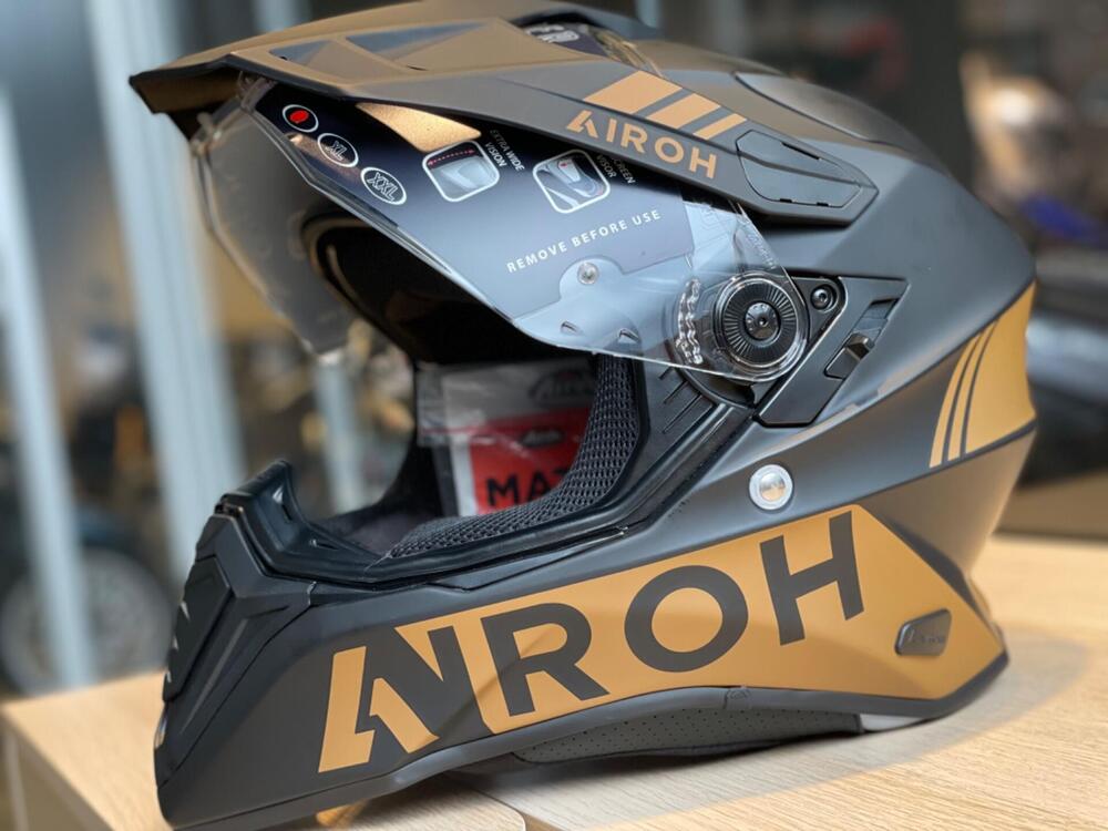 CASCO AIROH COMMANDER GOLD AND BLACK