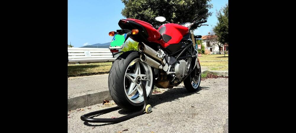 MV Agusta Brutale 750 S (2002 - 06) (2)