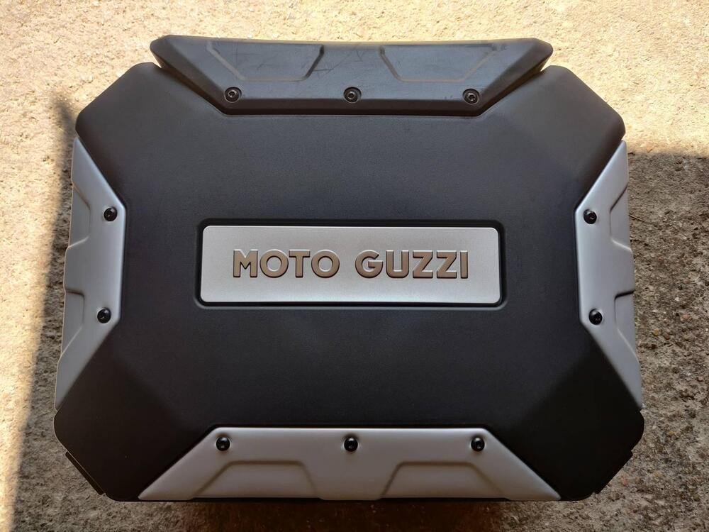 Bauletto Urban MotoGuzzi + piastra di supporto Moto Guzzi