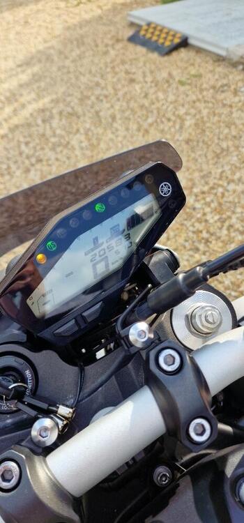 Yamaha MT-09 (2017 - 20) (4)