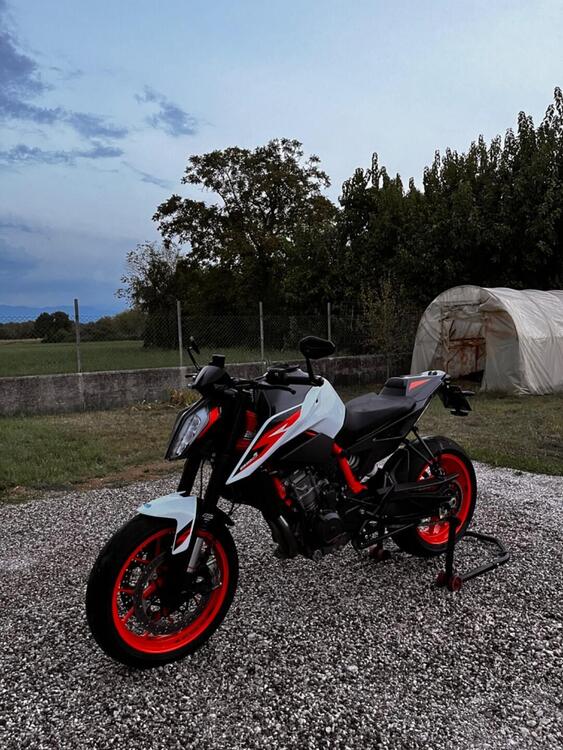 KTM 890 Duke R (2021) (5)