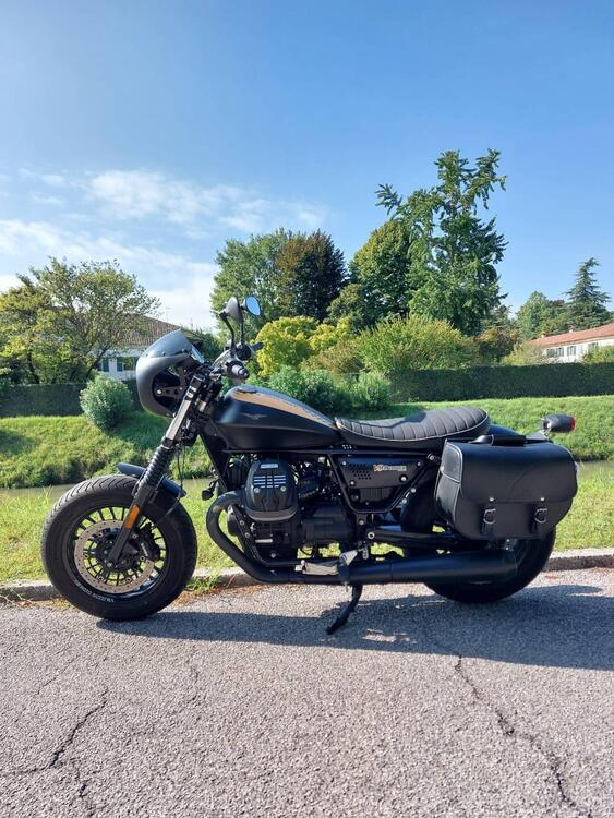 Moto Guzzi V9 Bobber (2018 - 20)