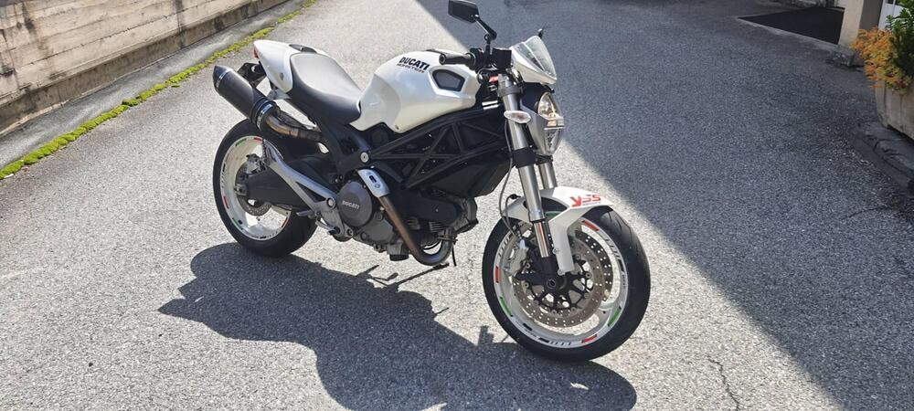 Ducati Monster 696 (2008 - 13) (2)