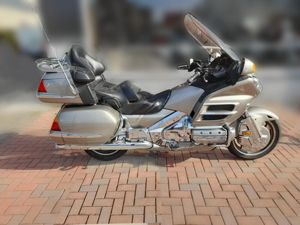 Honda GL 1800 Gold Wing (2000 - 05) (2)