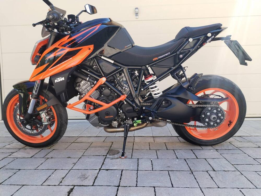 KTM 1290 Super Duke R (2019) (3)