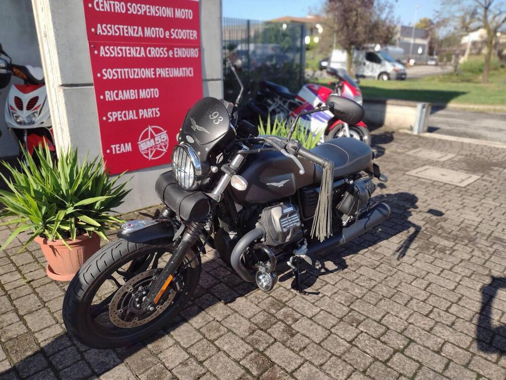 Moto Guzzi V7 III Stone (2017 - 20) (4)