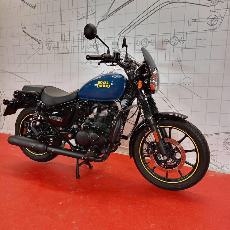 Royal Enfield Meteor 350 Fireball (2021 - 24) (3)