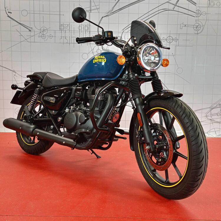 Royal Enfield Meteor 350 Fireball (2021 - 24) (4)