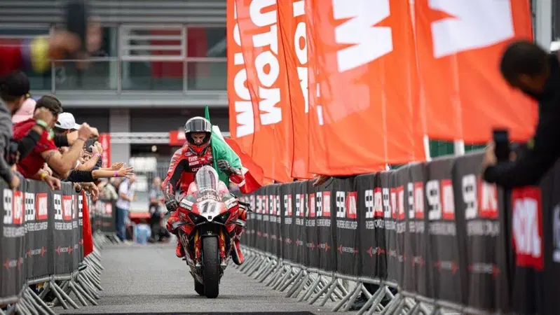 SBK 2024. GP di Francia. Le pagelle di Magny Cours: Nicol&ograve; Bulega primo della classe [GALLERY]