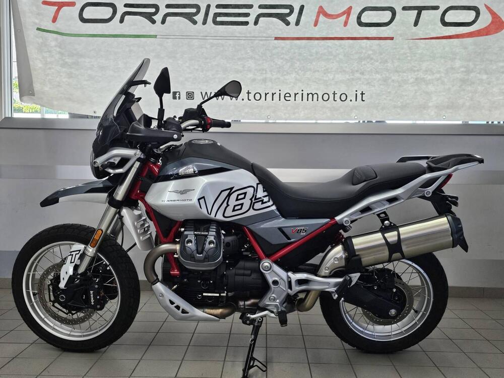 Moto Guzzi V85 TT (2024) (3)