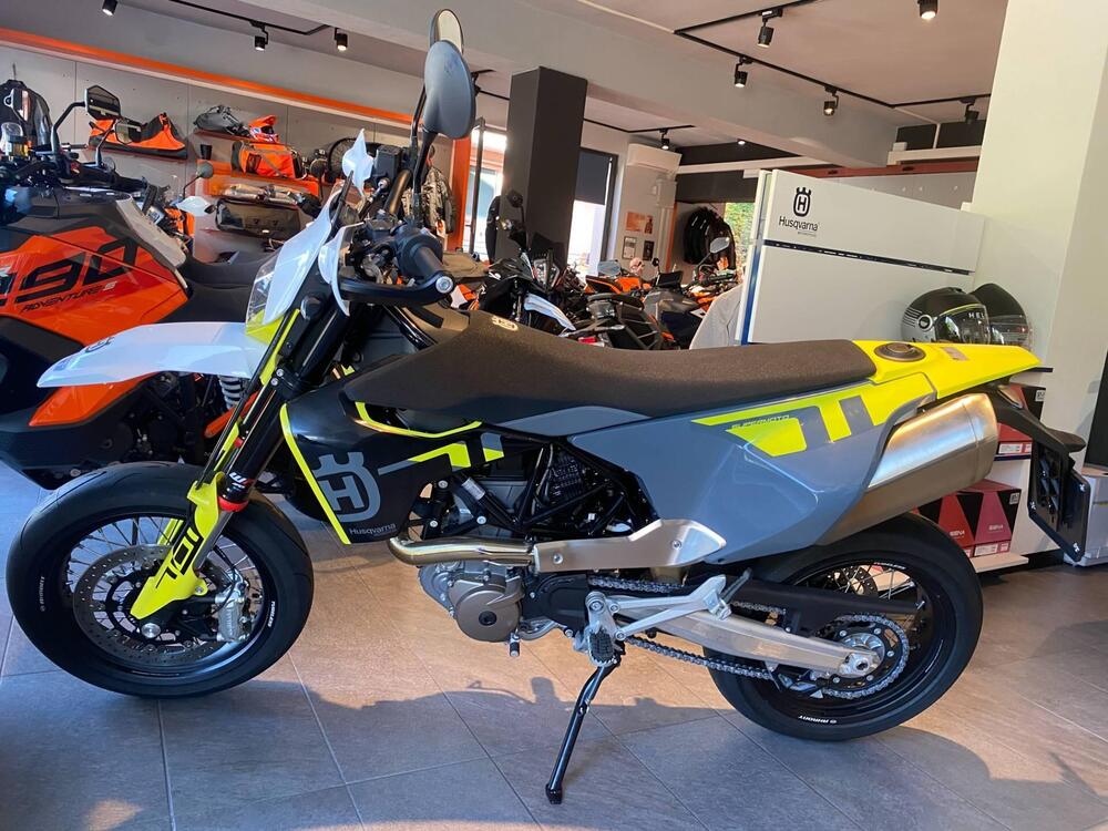 Husqvarna 701 Supermoto (2023 - 24) (2)