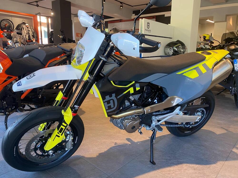 Husqvarna 701 Supermoto (2023 - 24) (4)