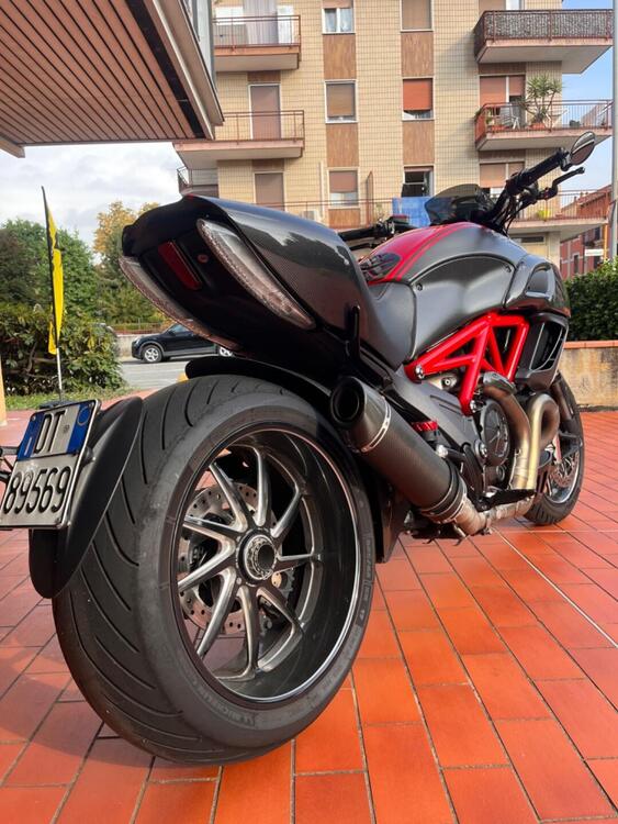 Ducati Diavel 1200 Carbon (2010 - 13) (2)