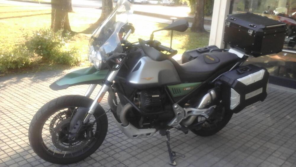 Moto Guzzi V85 TT Travel (2021 - 23) (2)