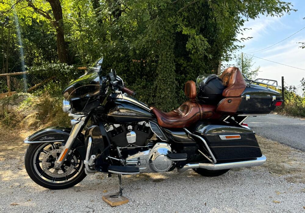 Harley-Davidson 1690 Electra Glide Ultra Classic (2014 - 16) - FLHTCU (3)