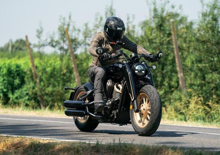 Benda Napoleon Bob 500: il TEST della bobber V2 per patente A2 [VIDEO]