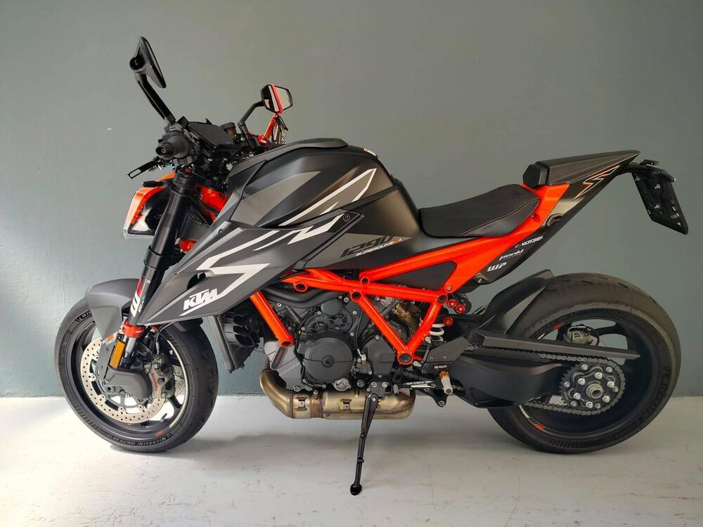 KTM 1290 Super Duke RR (2023) (2)