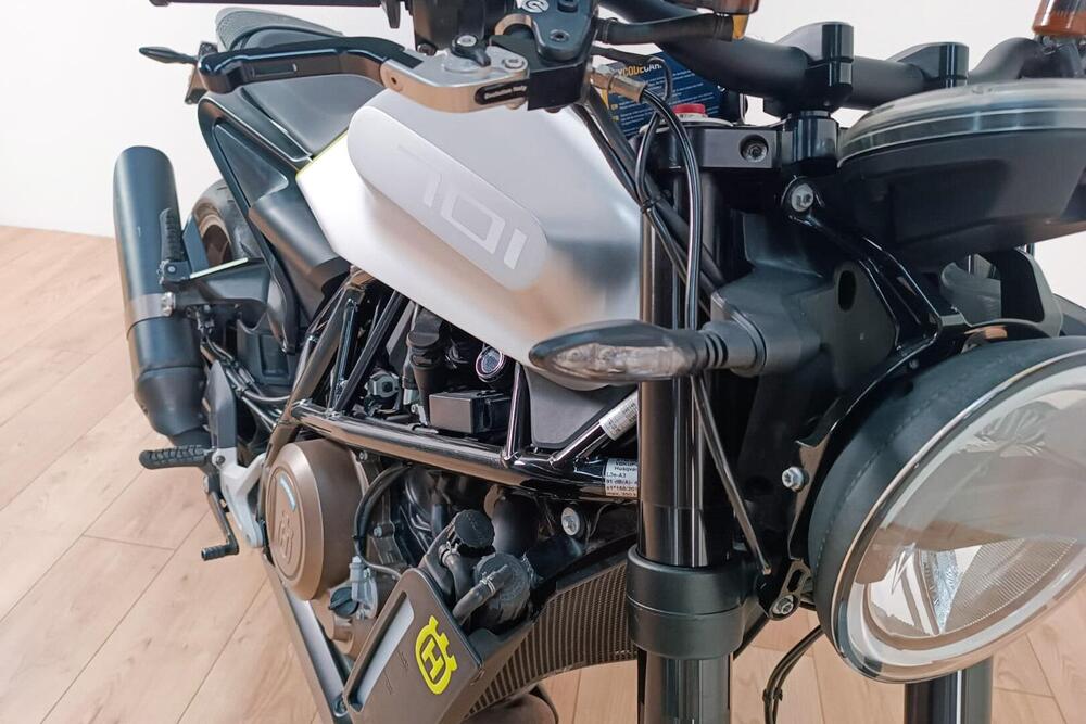 Husqvarna Vitpilen 701 (2018 - 19) (5)