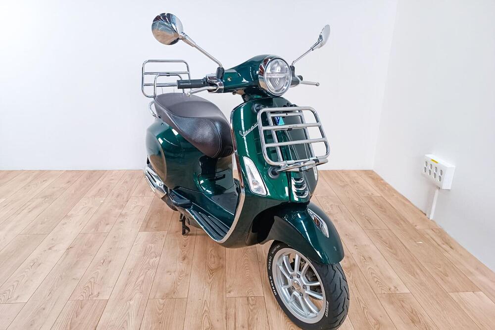 Vespa Primavera 125 3V ie Touring (2016) (2)