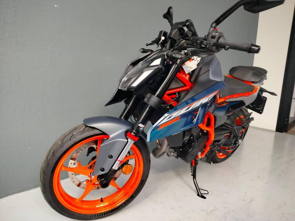 KTM 390 Duke (2024) (4)