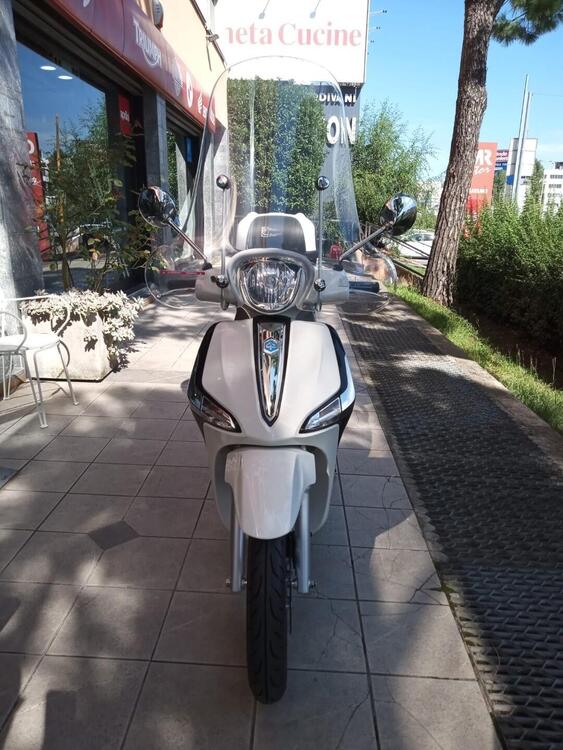 Piaggio Liberty 125 3V ABS Baci Perugina (2022 - 23) (3)