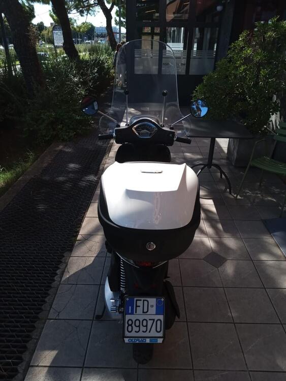 Piaggio Liberty 125 3V ABS Baci Perugina (2022 - 23) (4)