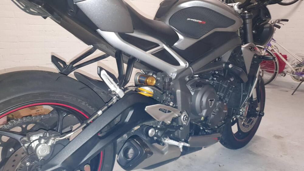 Triumph Street Triple RS (2020 - 22) (4)