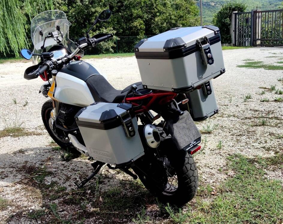 Moto Guzzi V85 TT Evocative Graphics (2019 - 20) (5)