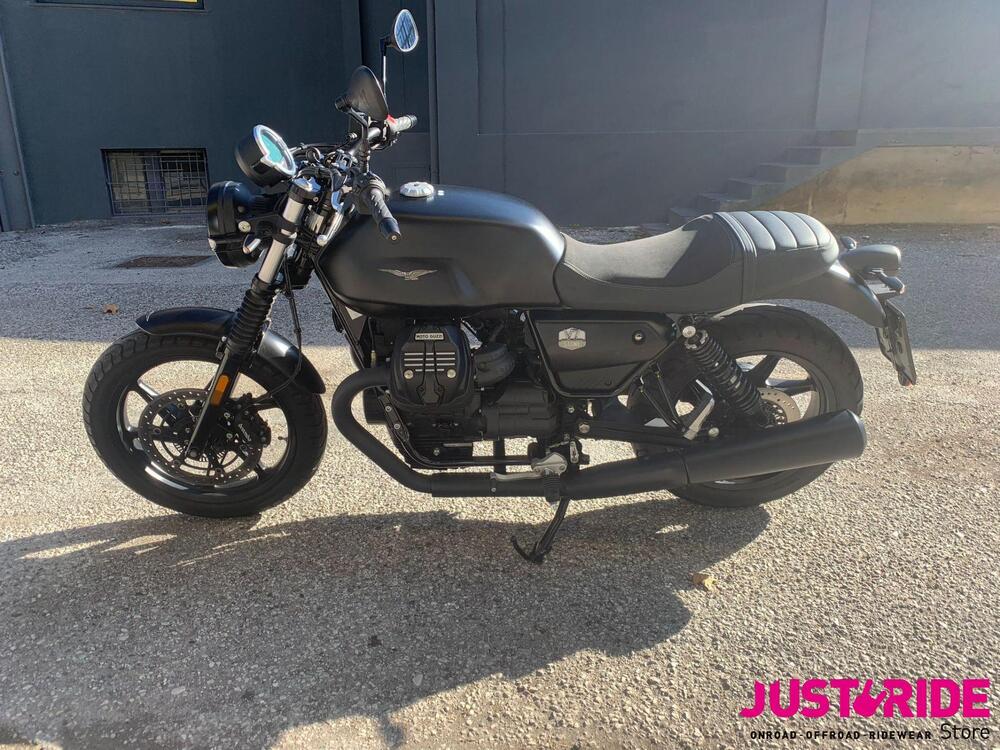 Moto Guzzi V7 Stone (2021 - 24)