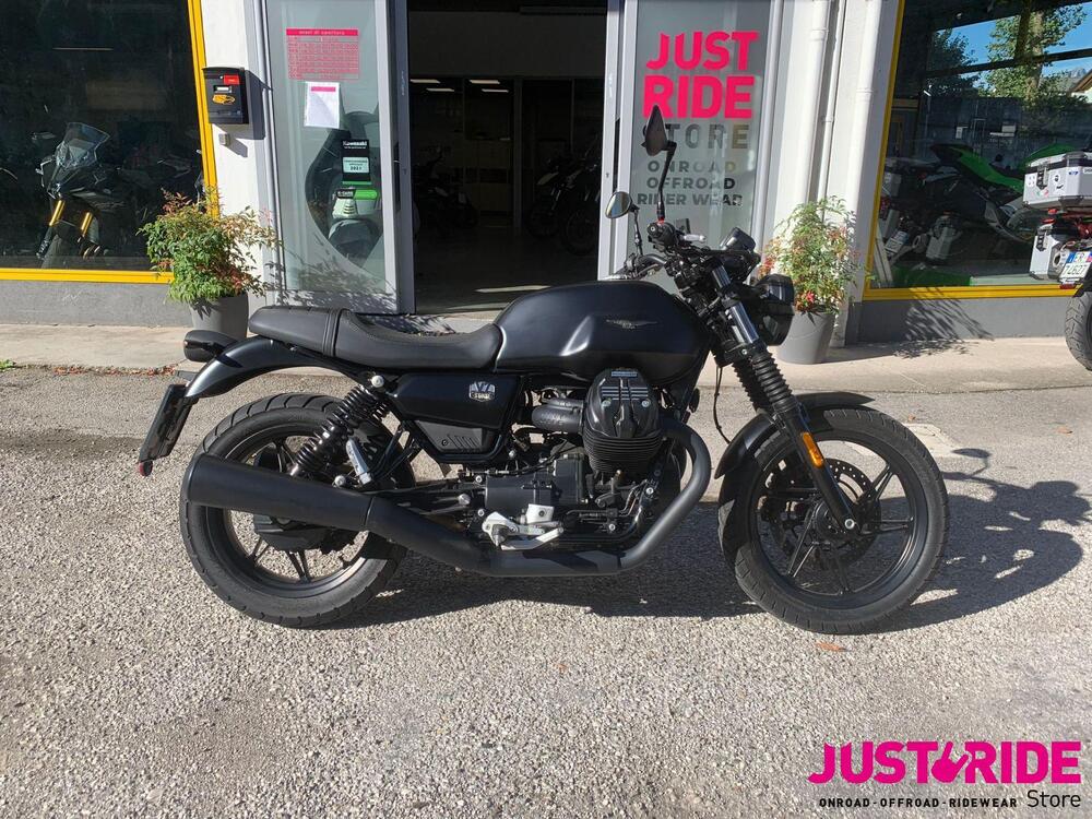 Moto Guzzi V7 Stone (2021 - 24) (2)