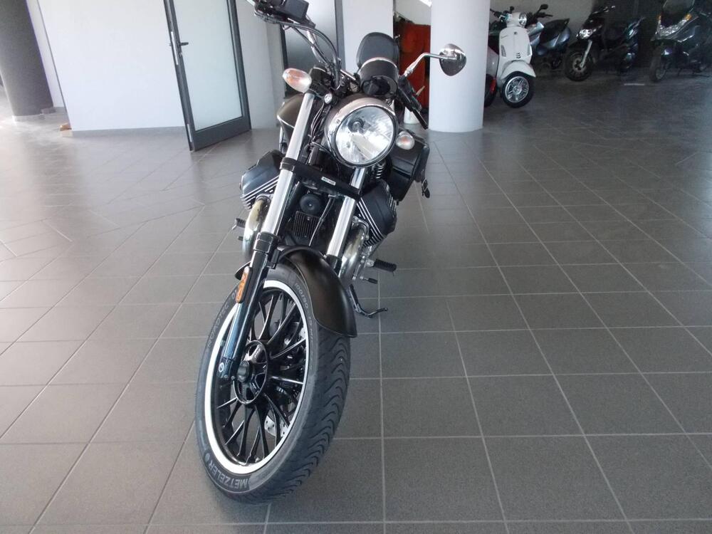 Moto Guzzi V9 Roamer (2016 - 18) (3)