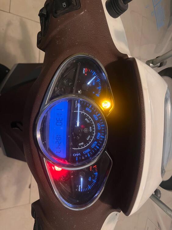 Piaggio Medley 125 ABS (2016 - 19) (3)