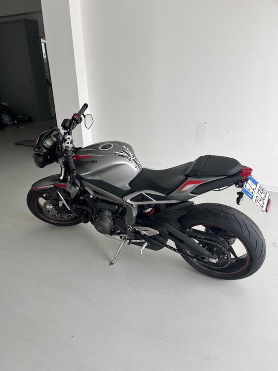 Triumph Street Triple R (2020 - 23) (3)