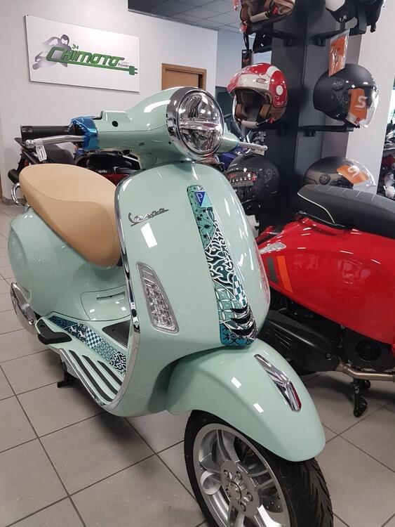 Vespa Primavera 125 Batik (2024)