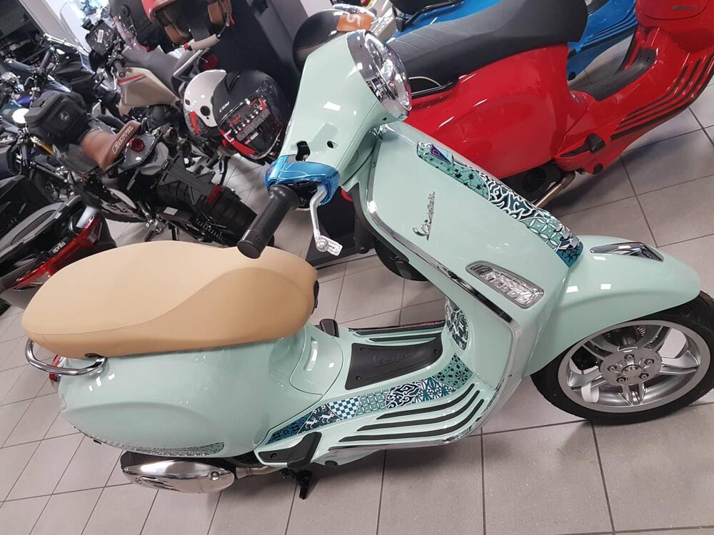 Vespa Primavera 125 Batik (2024) (4)