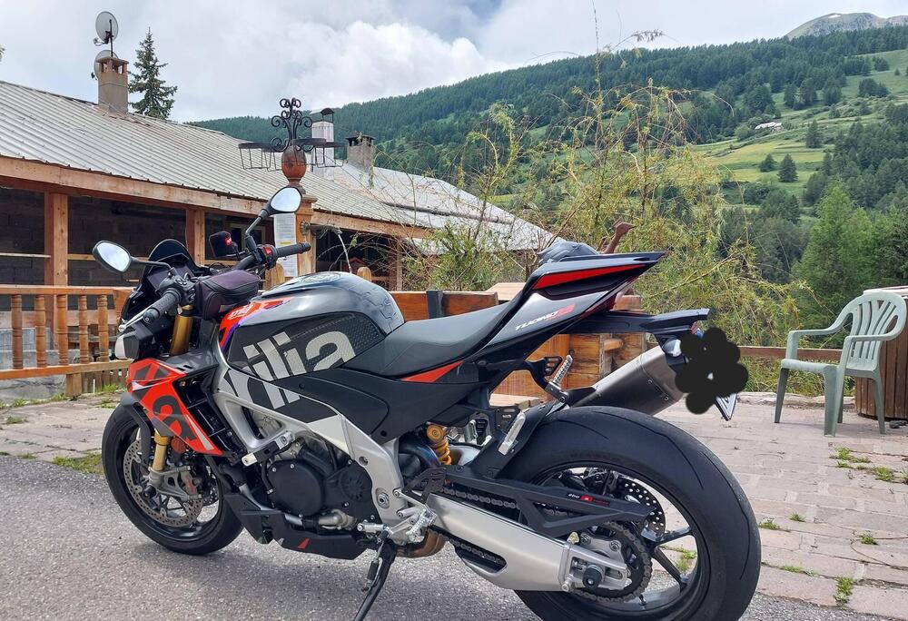 Aprilia Tuono 1100 V4 Factory (2021 - 24) (4)