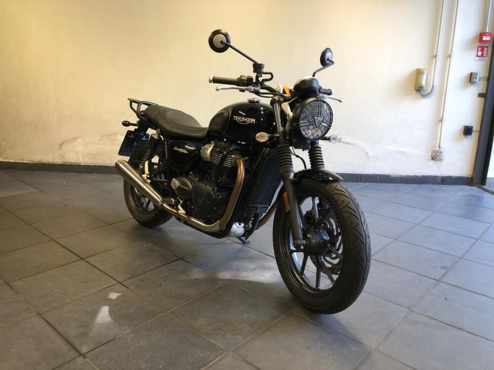 Triumph Street Twin 900 (2016)